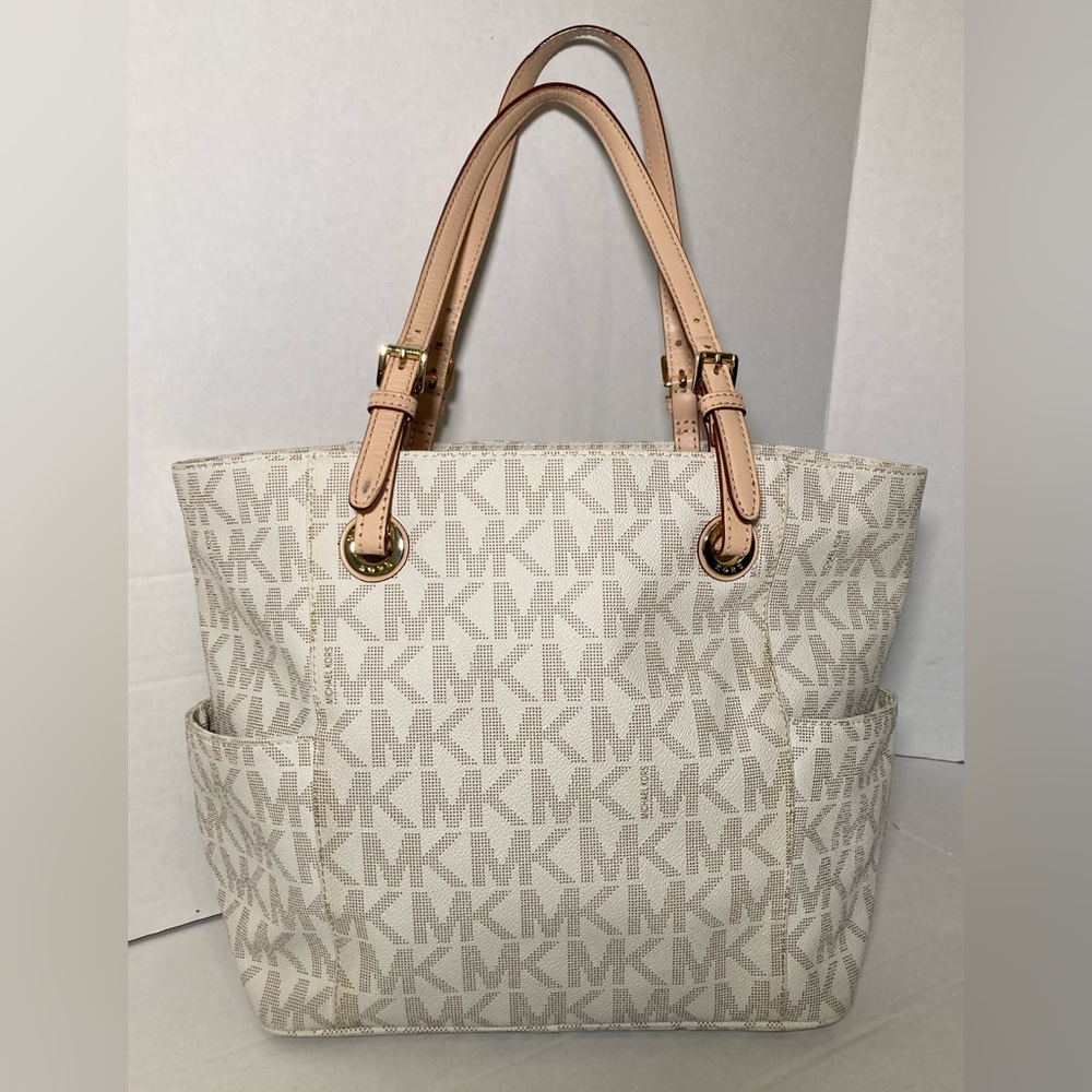 Michael Kors Jet Set Signature Large Logo Tote Bag in Vanilla